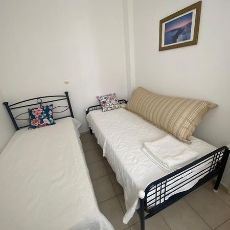 Aeolos Apartments Akrotírion エクステリア 写真