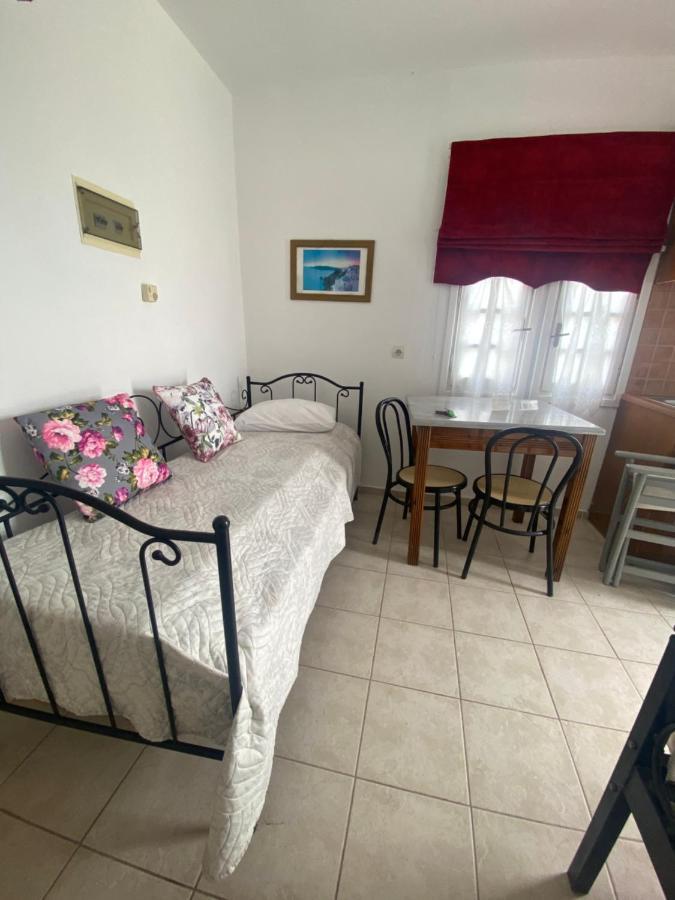 Aeolos Apartments Akrotírion エクステリア 写真
