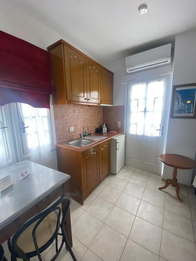 Aeolos Apartments Akrotírion エクステリア 写真