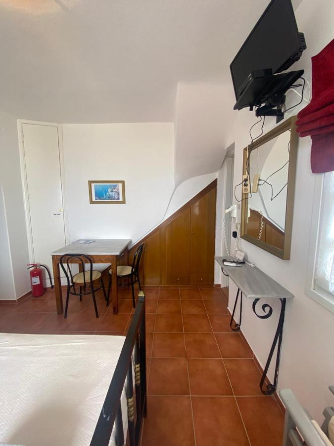 Aeolos Apartments Akrotírion エクステリア 写真